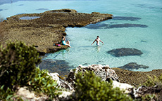 微风湾游泳（wimming at Vivonne Bay Beach），袋鼠岛（Kangraoo Island)